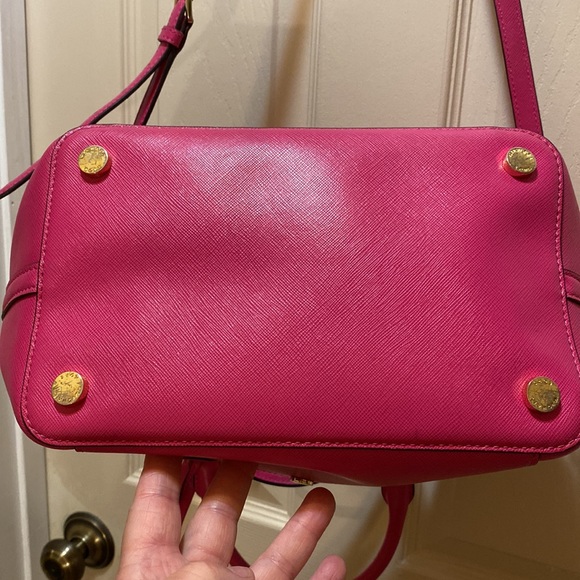 Michael Kors Fuchsia Leather Medium Tote pre-loved. - Picture 13 of 13